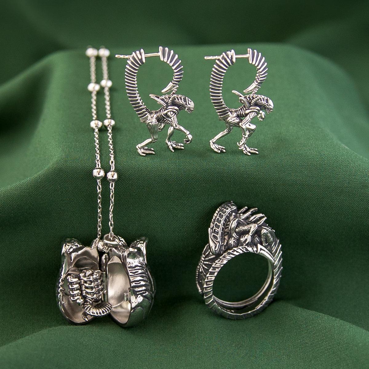 Alien X RockLove ALIEN Ovomorph Locket - Image 9