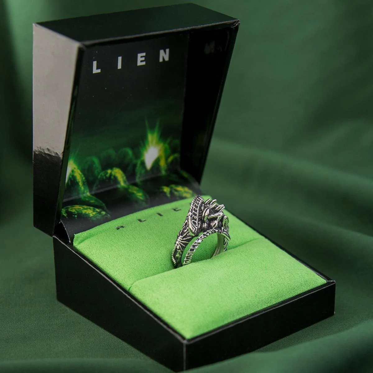 Alien X RockLove ALIEN Xenomorph Queen Ring - Image 8