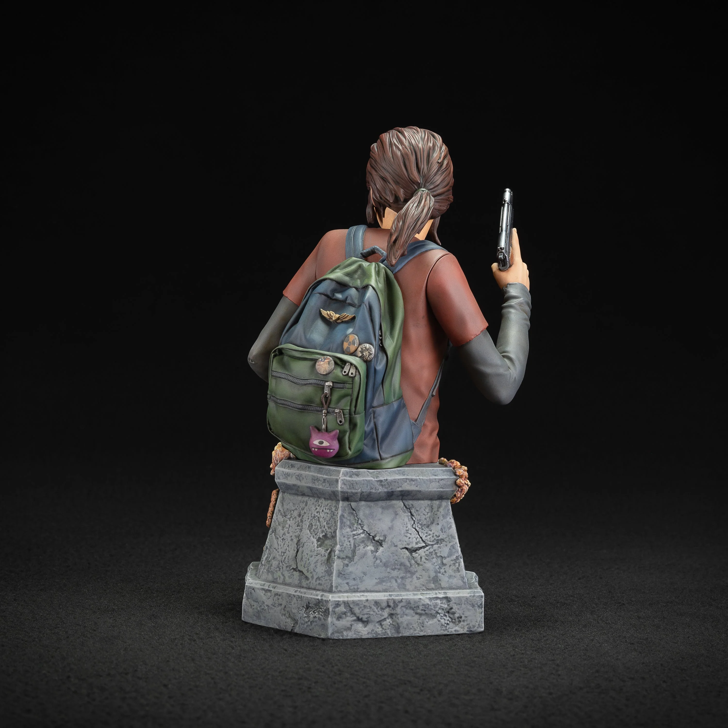 The Last of Us - Ellie With Handgun Bust - Statue - Image 3